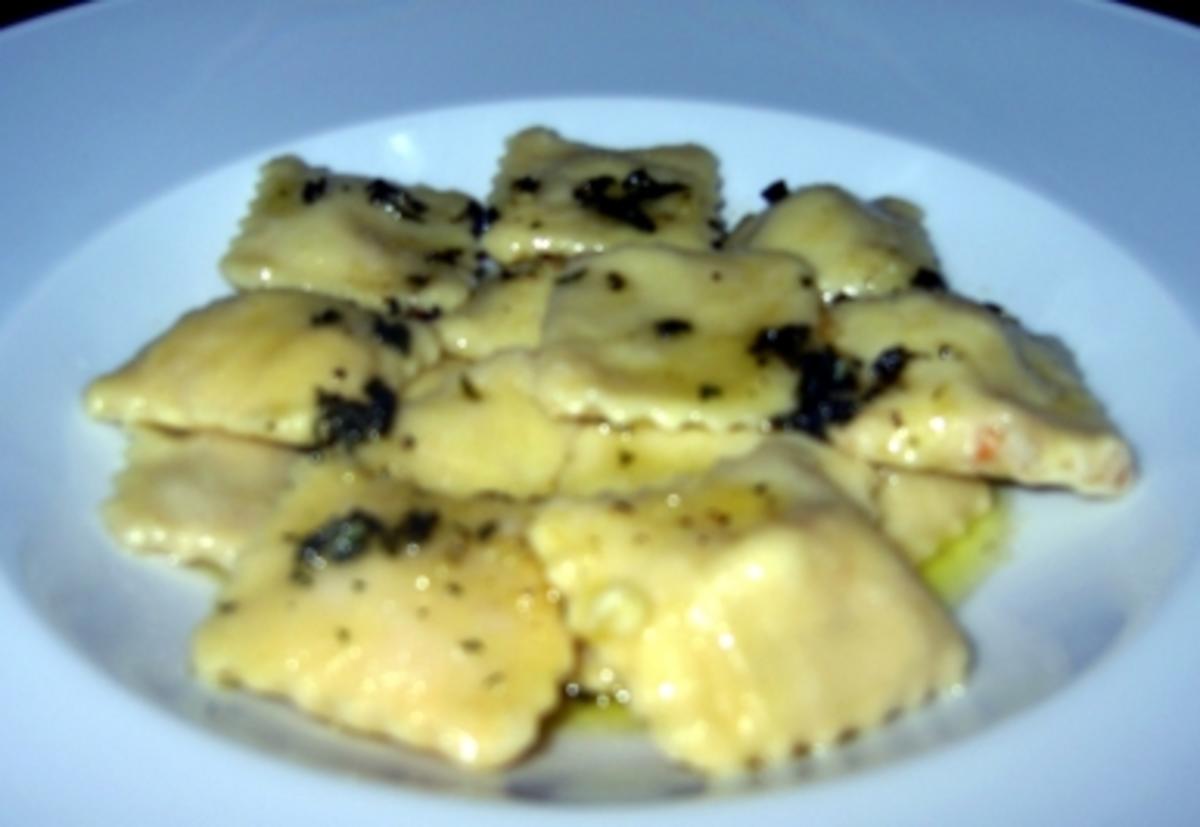 Bilder für Flusskrebs-Ravioli mit Salbeibutter - Rezept