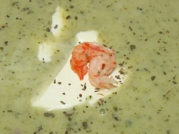 Broccoli-Zucchinisüppchen mit leckerer Einlage - Rezept - Bild Nr. 4