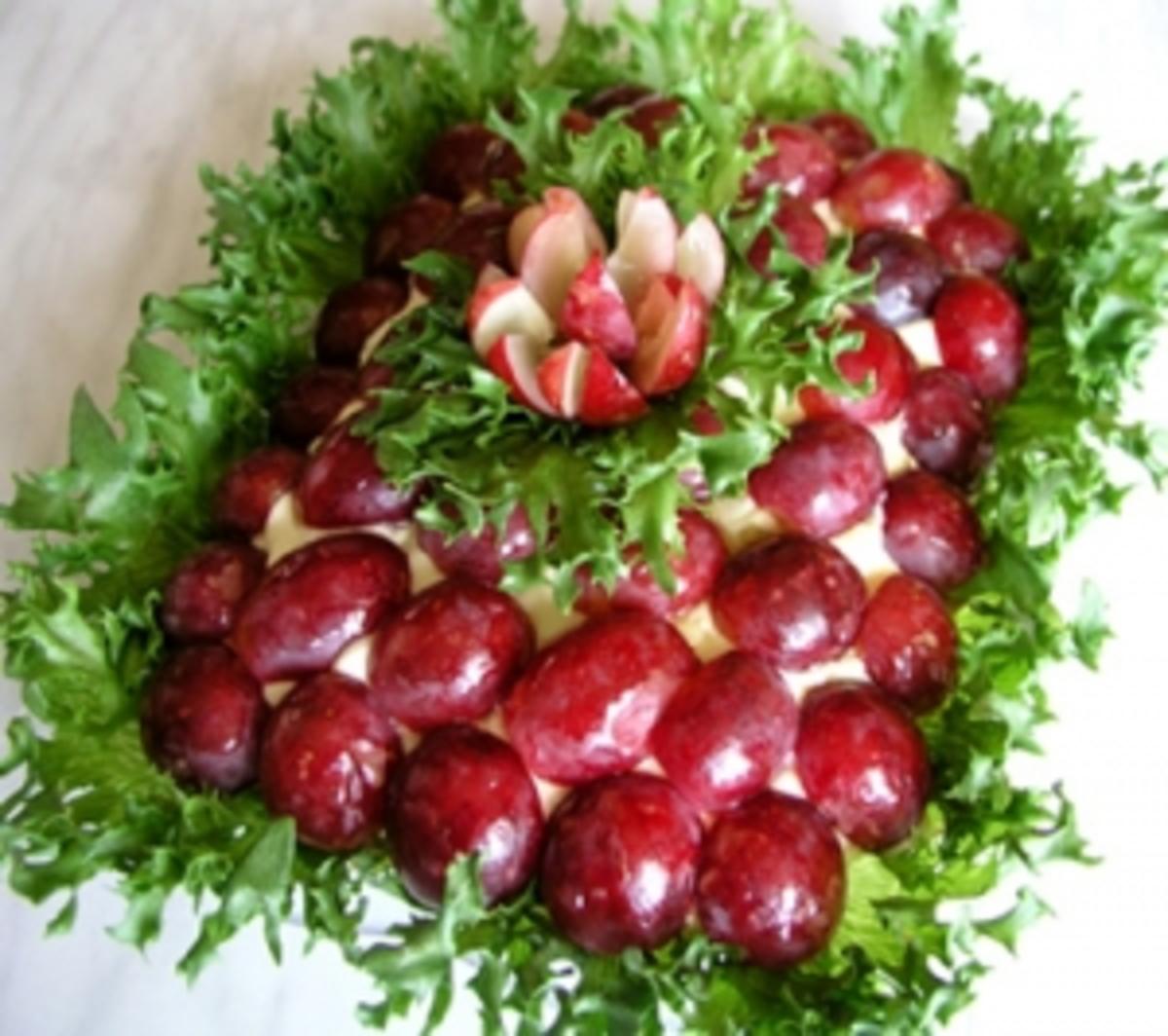 Salat mit Weintrauben - Rezept