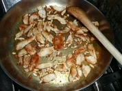 Rezept: SALATE/GEFLÜGEL:Eisbergsalat mit karamelisierter Hähnchenbrust +Pfirsich SALATE/GEFLÜGEL:Eisbergsalat mit karamelisierter Hähnchenbrust +Pfirsich - Rezept