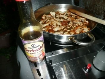 SALATE/GEFLÜGEL:Eisbergsalat mit karamelisierter Hähnchenbrust +Pfirsich - Rezept - Bild Nr. 2