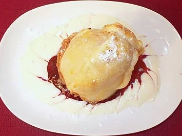 Mit Marzipan gefüllte Birnen im Schlafrock - Rezept