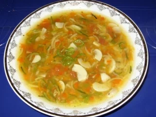 Rezept: Gemüsesüppchen mit Champignons Gemüsesüppchen mit Champignons - Rezept