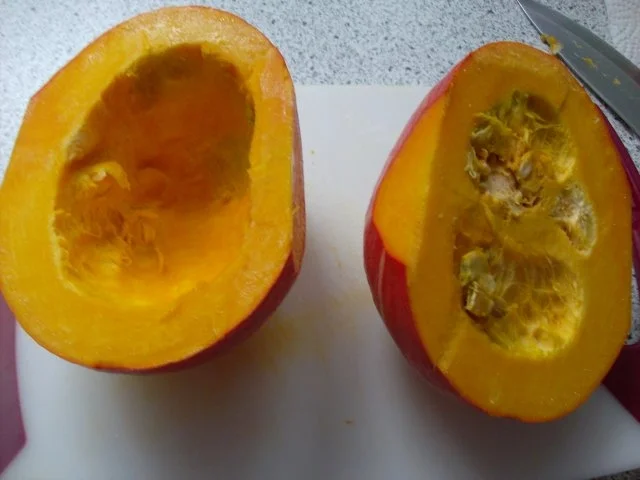 Rezept: Kürbissuppe mit Äpfel und Birnen Bild Nr. 4 Kürbissuppe mit Äpfel und Birnen - Rezept - Bild Nr. 4