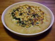 Spinat-Quiche mit Halloumi und Pinienkernen - Rezept