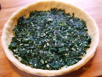 Rezept: Spinat-Quiche mit Halloumi und Pinienkernen Bild Nr. 3 Spinat-Quiche mit Halloumi und Pinienkernen - Rezept - Bild Nr. 3