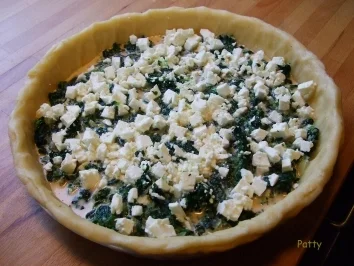 Rezept: Spinat-Quiche mit Halloumi und Pinienkernen Bild Nr. 4 Spinat-Quiche mit Halloumi und Pinienkernen - Rezept - Bild Nr. 4