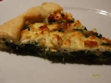 Rezept: Spinat-Quiche mit Halloumi und Pinienkernen Bild Nr. 6 Spinat-Quiche mit Halloumi und Pinienkernen - Rezept - Bild Nr. 6