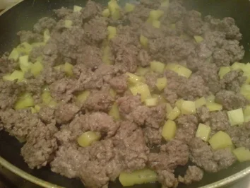 Rezept: Hack-Pfanne "Moussaka" Bild Nr. 2 Hack-Pfanne "Moussaka" - Rezept - Bild Nr. 2