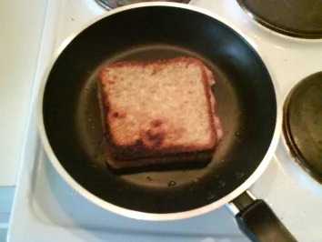 Rezept: Frühstück: Croque-Madame(Französischer Toast) Bild Nr. 4 Frühstück: Croque-Madame(Französischer Toast) - Rezept - Bild Nr. 4