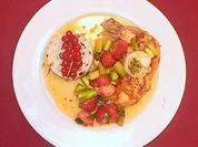 Rezept: Maispoulardenbrust auf einer Soรe aus Lauchzwiebeln und Erdbeeren mit Wildreis Maispoulardenbrust auf einer Soรe aus Lauchzwiebeln und Erdbeeren mit Wildreis - Rezept