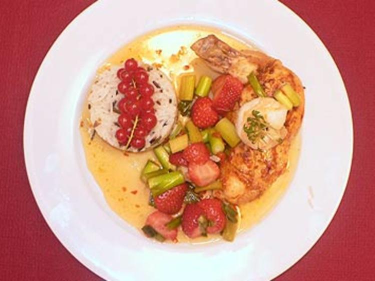 Maispoulardenbrust auf einer Soße aus Lauchzwiebeln und Erdbeeren mit ...
