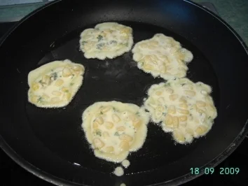 Rezept: Maispuffer mit Pfifferlingen Bild Nr. 4 Maispuffer mit Pfifferlingen - Rezept - Bild Nr. 4