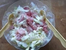 Pizzakatzes Chicoreesalat mit Grapefruit od.frischer Ananas und Curry-Joghurt-Dressing - Rezept