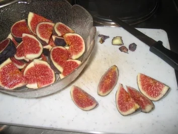 Rezept: Backwaren: Feigen-Käsekuchen Bild Nr. 4 Backwaren: Feigen-Käsekuchen - Rezept - Bild Nr. 4