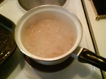 Geflügel: Hähnchenbrustfilet mit Steinpilzsoße und Chilinudeln - Rezept - Bild Nr. 3