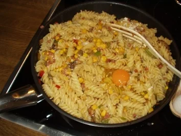 Rezept: Uwes geliebte Nudelpfanne Bild Nr. 4 Uwes geliebte Nudelpfanne - Rezept - Bild Nr. 4