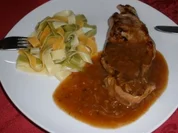 Fleischgerichte - Beiriedscheiben in Zwiebel - Rotweinsoße - Rezept