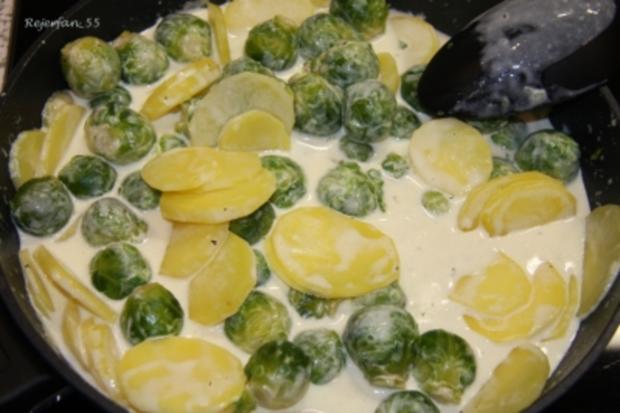 Rosenkohl-Kartoffel-Gratin auf Kasseler - Rezept - kochbar.de