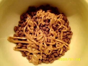 Rezept: Schoko-Karamell-Knusperfrühstück Bild Nr. 3 Schoko-Karamell-Knusperfrühstück - Rezept - Bild Nr. 3