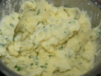 Herzhaft scharfer Schweinerollbraten mit Kartoffel-Petersilienpüree - Rezept - Bild Nr. 7