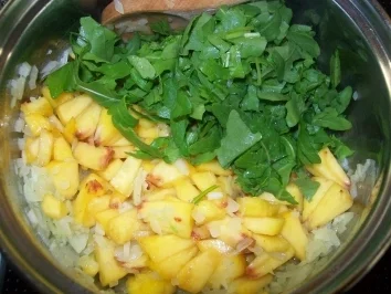 Rinderfilet zu Kürbisgnocchi an Pfirsich-Rucola-Sugo - Rezept - Bild Nr. 3