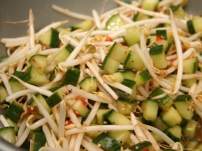 Rezept: Sweet Chili - Gurkensalat mit Sprossen Sweet Chili - Gurkensalat mit Sprossen - Rezept