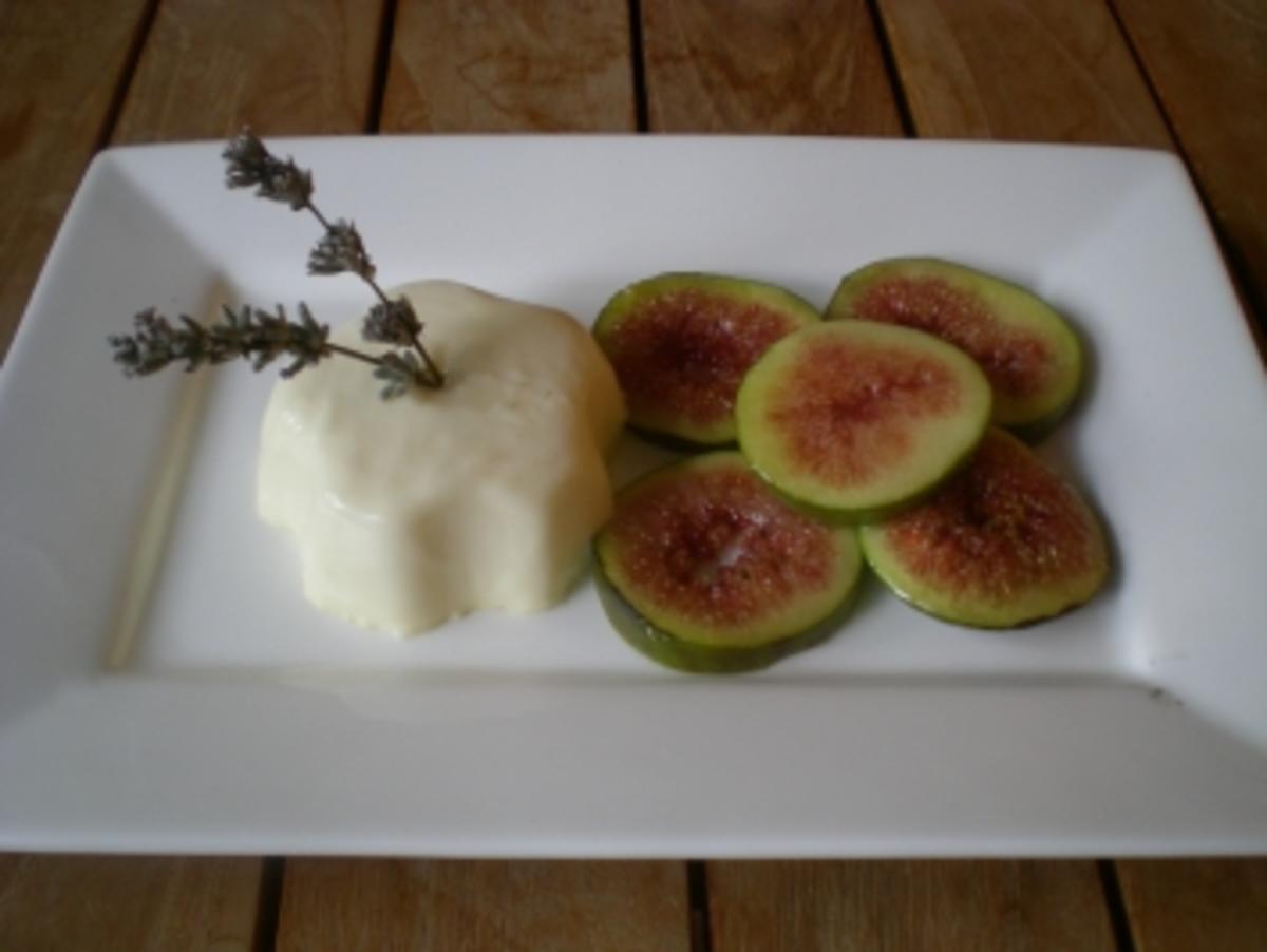 Lavendel-Panna-Cotta mit karamelisierten Feigen - Rezept By emari