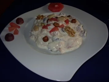 Frühstücks-Quark mit Früchten und Nüssen - Rezept