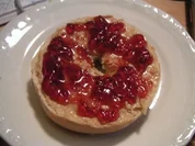 erdnussbutter-gelee-bagel - Rezept