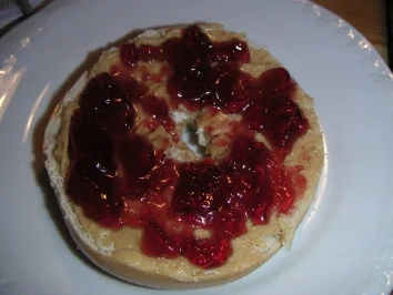 erdnussbutter-gelee-bagel - Rezept - Bild Nr. 2