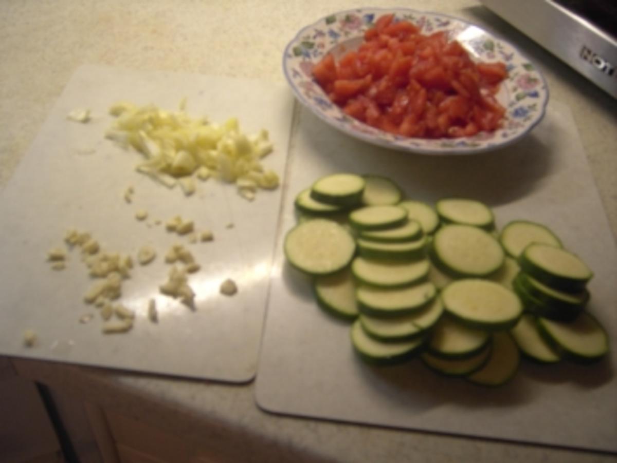 Vorspeisen - Grillkäse mit Tomaten-Zucchini-Gemüse - Rezept - Bild Nr. 3