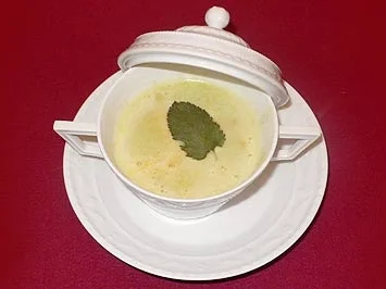 Rezept: Erbsenschaumsuppe mit Krebsfleisch Erbsenschaumsuppe mit Krebsfleisch - Rezept