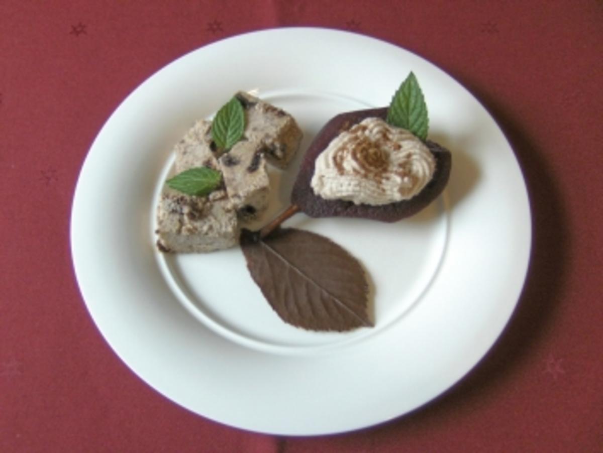 Herbsttraum - Mandeleis mit Rotweinbirne und Zimtsahne - Rezept ... Herbsttraum - Mandeleis mit Rotweinbirne und Zimtsahne - Rezept ...