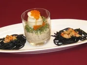 Rezept: Gekรถpftes Gewรผrztee-Ei auf Gemรผsemรผsli mit Kresse und Forellenkaviar Gekรถpftes Gewรผrztee-Ei auf Gemรผsemรผsli mit Kresse und Forellenkaviar - Rezept