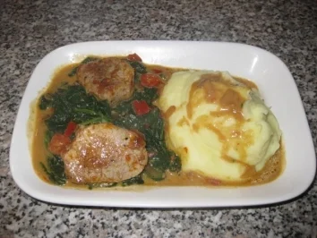 Schweinefilet auf frischem Paprika-Blattspinat - Rezept