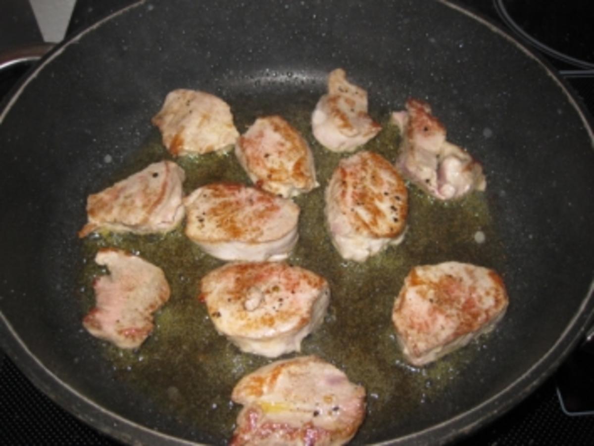 Schweinefilet auf frischem Paprika-Blattspinat - Rezept - Bild Nr. 2