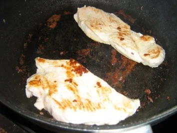 Putenschnitzel auf Bratkartoffeln gratiniert - Rezept - Bild Nr. 5