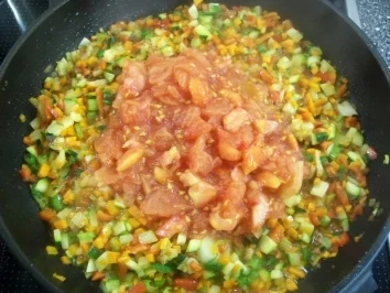 Rigatonelli mit feinem Gemüseragout - Rezept - Bild Nr. 5