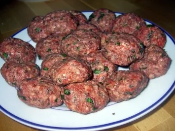 Beschwipste Hackbällchen griechischer Art - Rezept - Bild Nr. 5