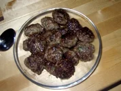 Beschwipste Hackbällchen griechischer Art - Rezept