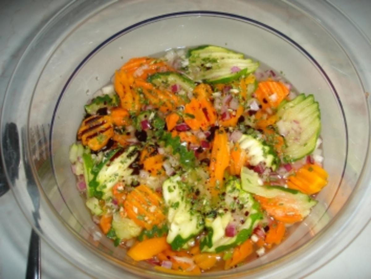 Zucchini-Karottensalat - Rezept
