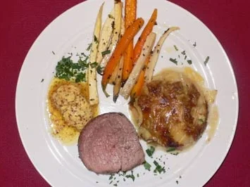 Rezept: Filet am Band mit Gratin und subterranen Agrarprodukten - Astorias boef a la ficicella Filet am Band mit Gratin und subterranen Agrarprodukten - Astorias boef a la ficicella - Rezept