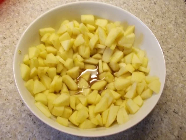 Rezept: Apfelkuchen mit Rum und Schokolade Bild Nr. 3 Apfelkuchen mit Rum und Schokolade - Rezept - Bild Nr. 3