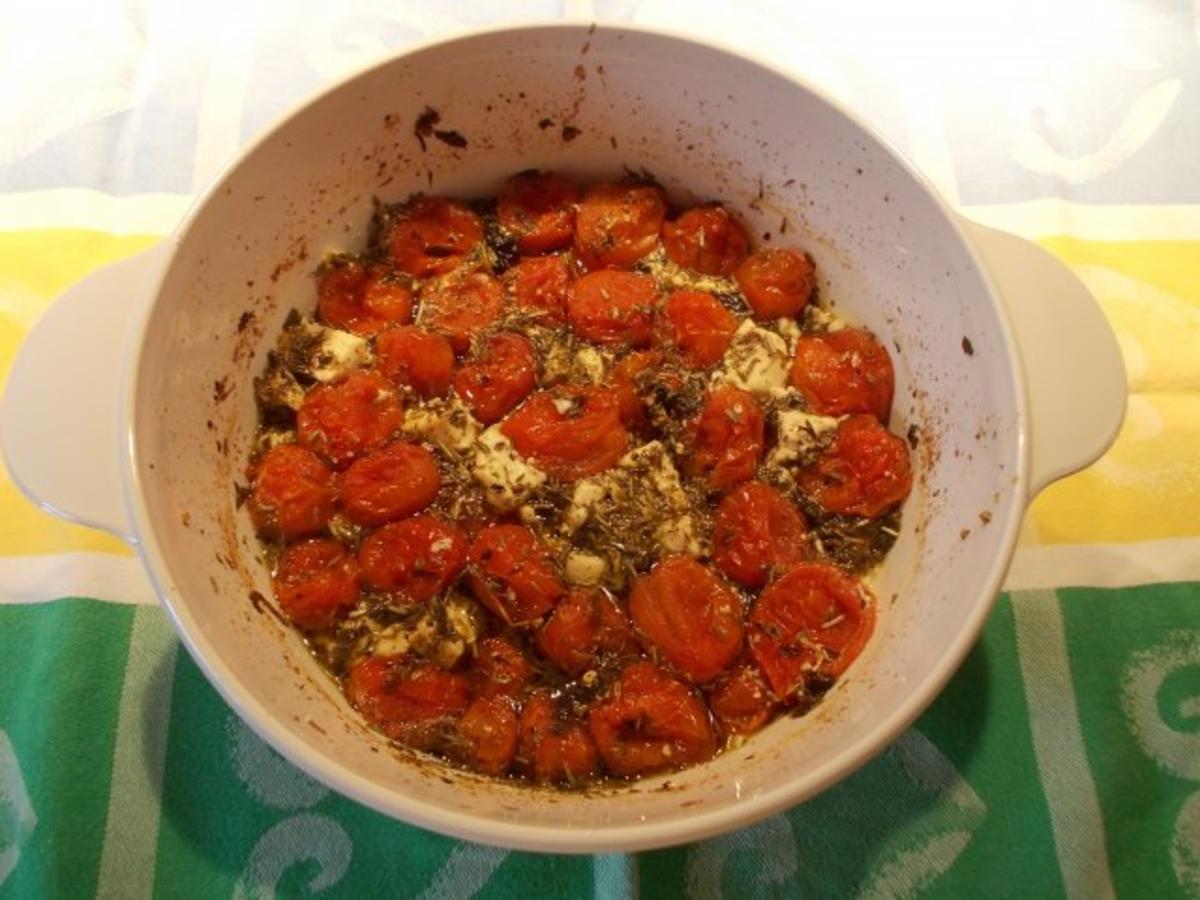 Tomaten und Feta in Oliven-Kräuter-Öl - Rezept - Bild Nr. 4