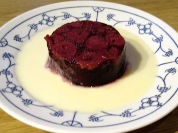 Kirschsulz aus Schattenmorellen mit Vanillesoße - Rezept