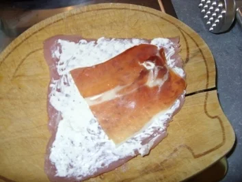 Hähnchenröllchen mit Frischkäse und Serranoschinken - Rezept - Bild Nr. 4