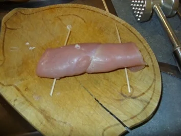 Hähnchenröllchen mit Frischkäse und Serranoschinken - Rezept