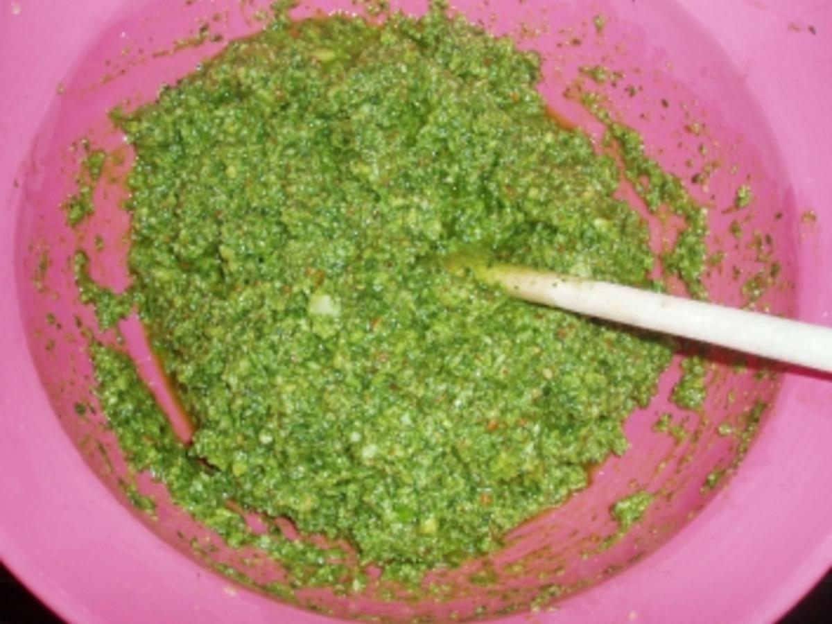 Ruccola - Basilikum - Pesto - Rezept mit Bild - kochbar.de