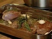 Lammkeule mit Zimt und Apfel-Lauch-Kuchen - Rezept